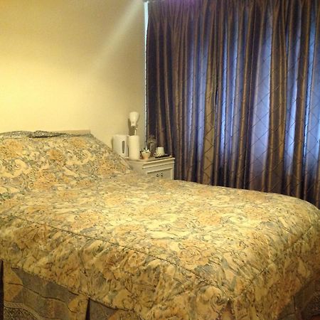 Shepperton Guesthouse Esterno foto